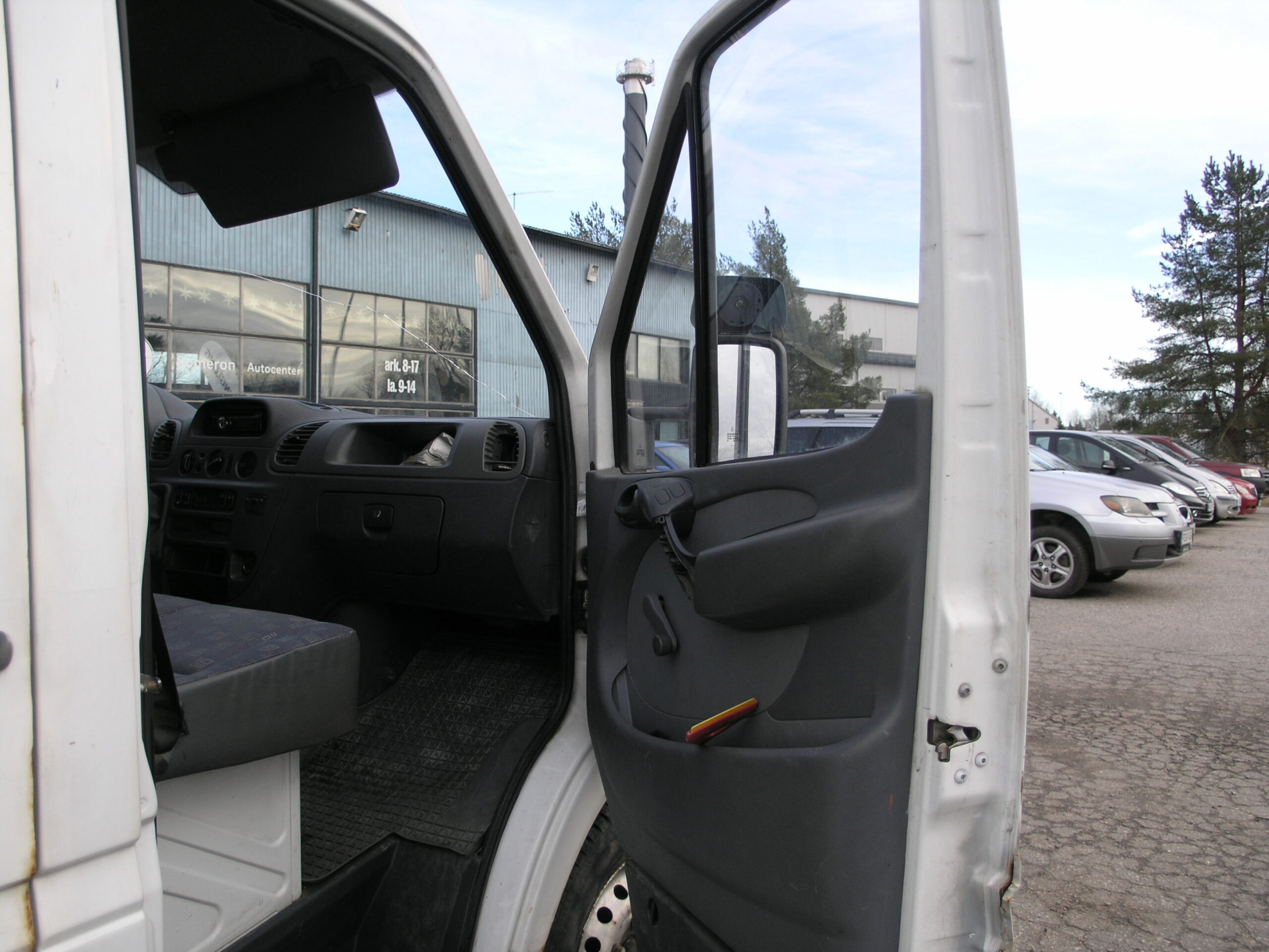 OLYMPUS DIGITAL CAMERA